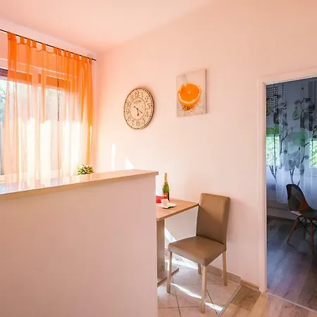Star Apartment *