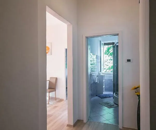 Apartament Star *